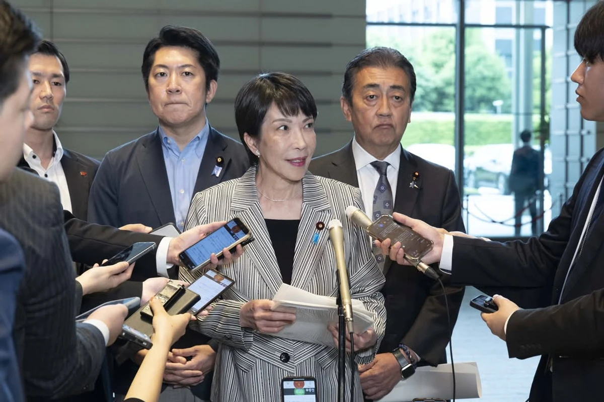 Санае Такаїті дає інтервʼю