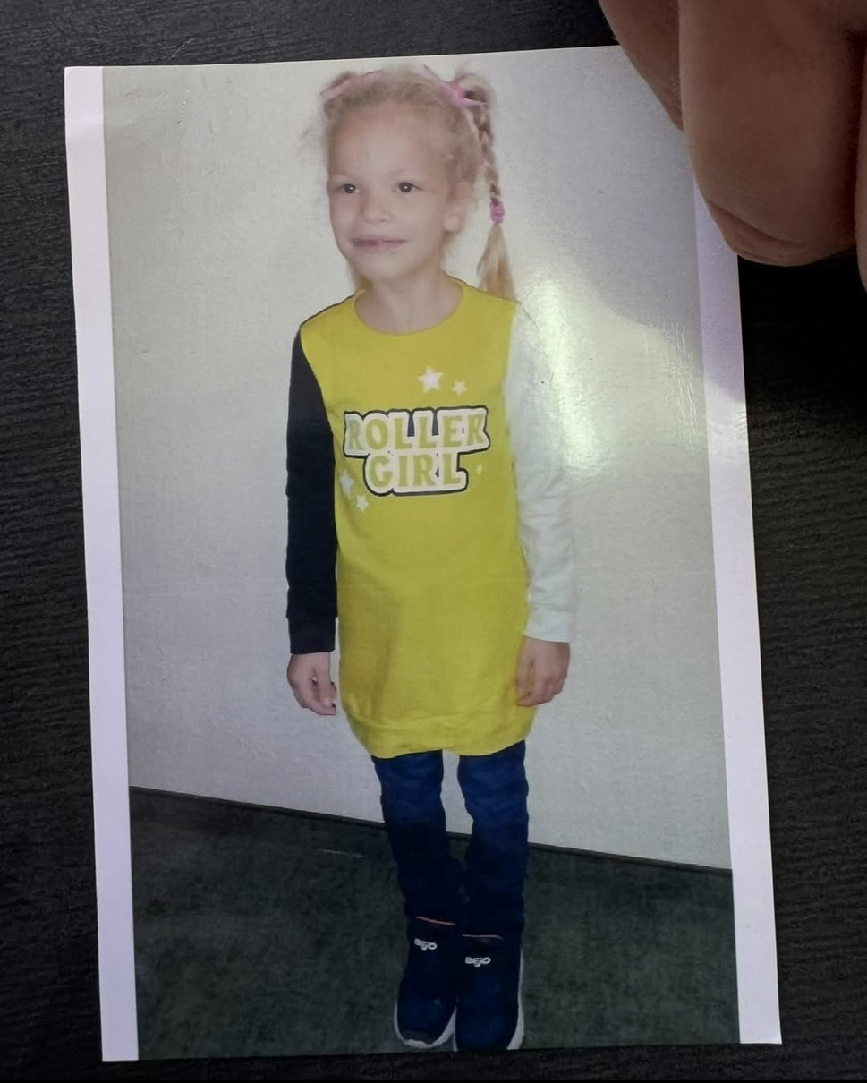 Прийомна донька мірошниченків