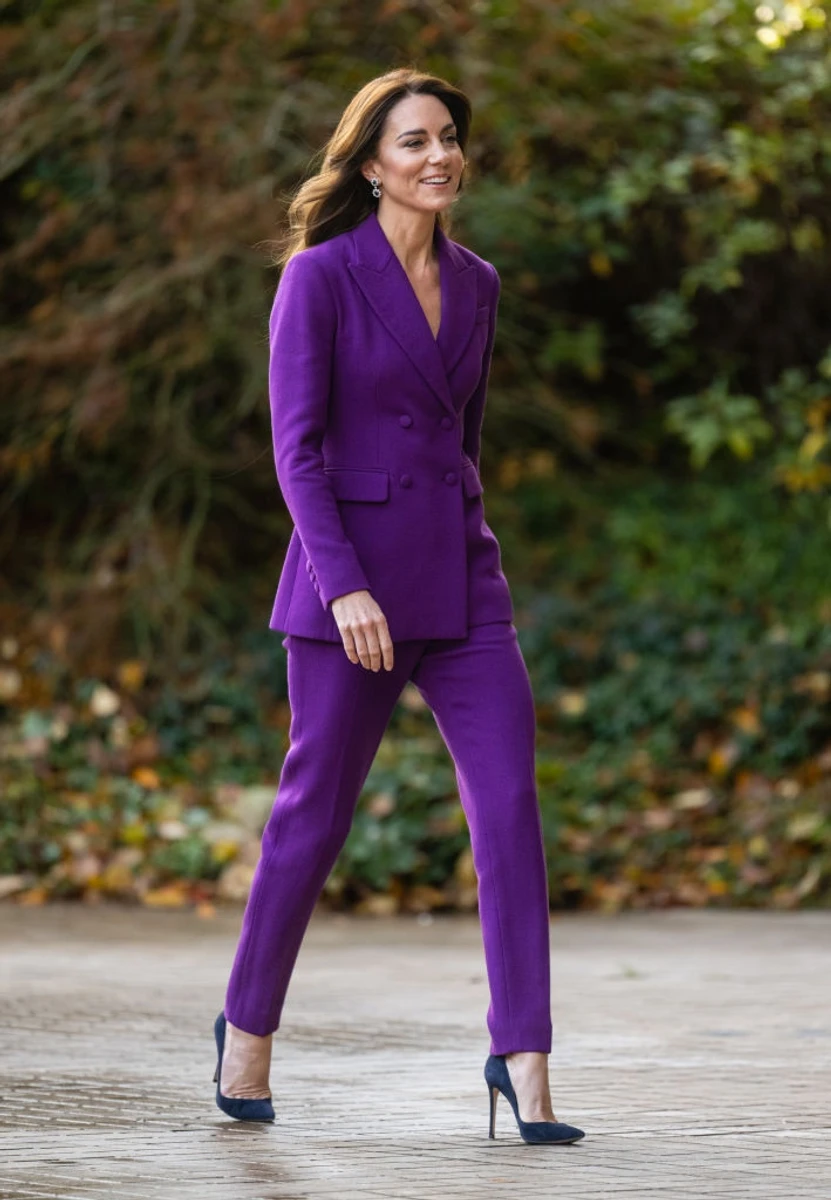 Костюм від Emilia Wickstead із колекції Осінь/Зима 2021 коштував 1800 доларів