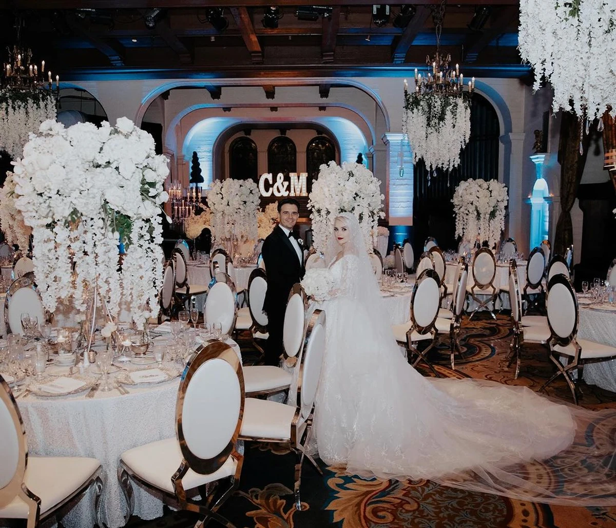 Весілля пари було пишним 