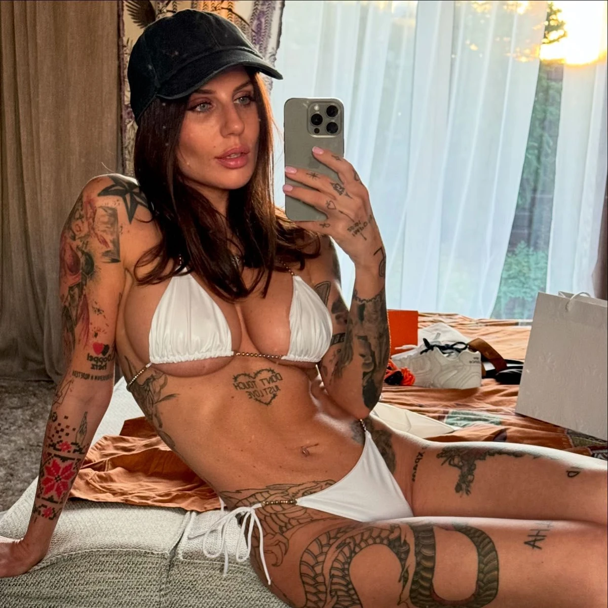 Анна Алхім в бікіні