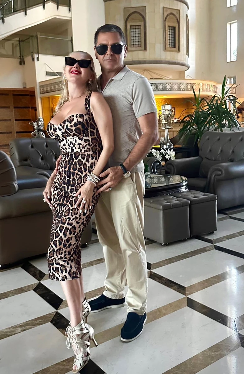 Бужинська з чоловіком