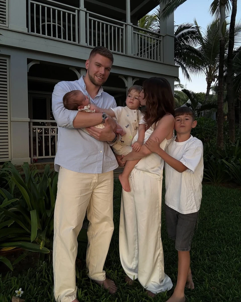 Таня Пренткович з коханим і дітьми показалася на Маврикії