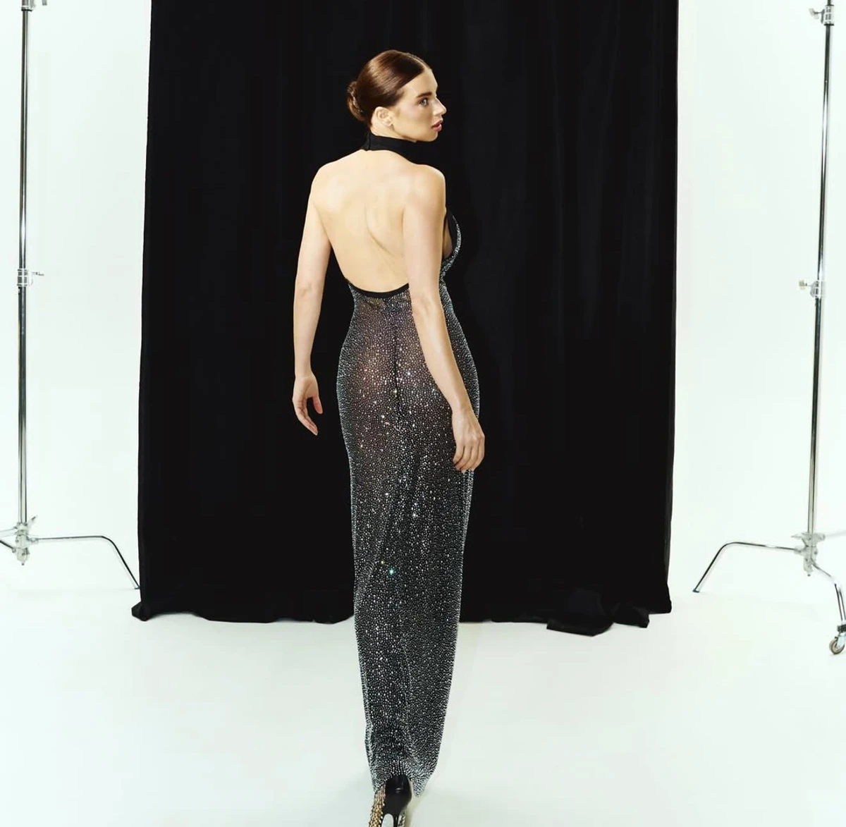 Дружина Усика у звабній сукні з блискітками похвалилася формами