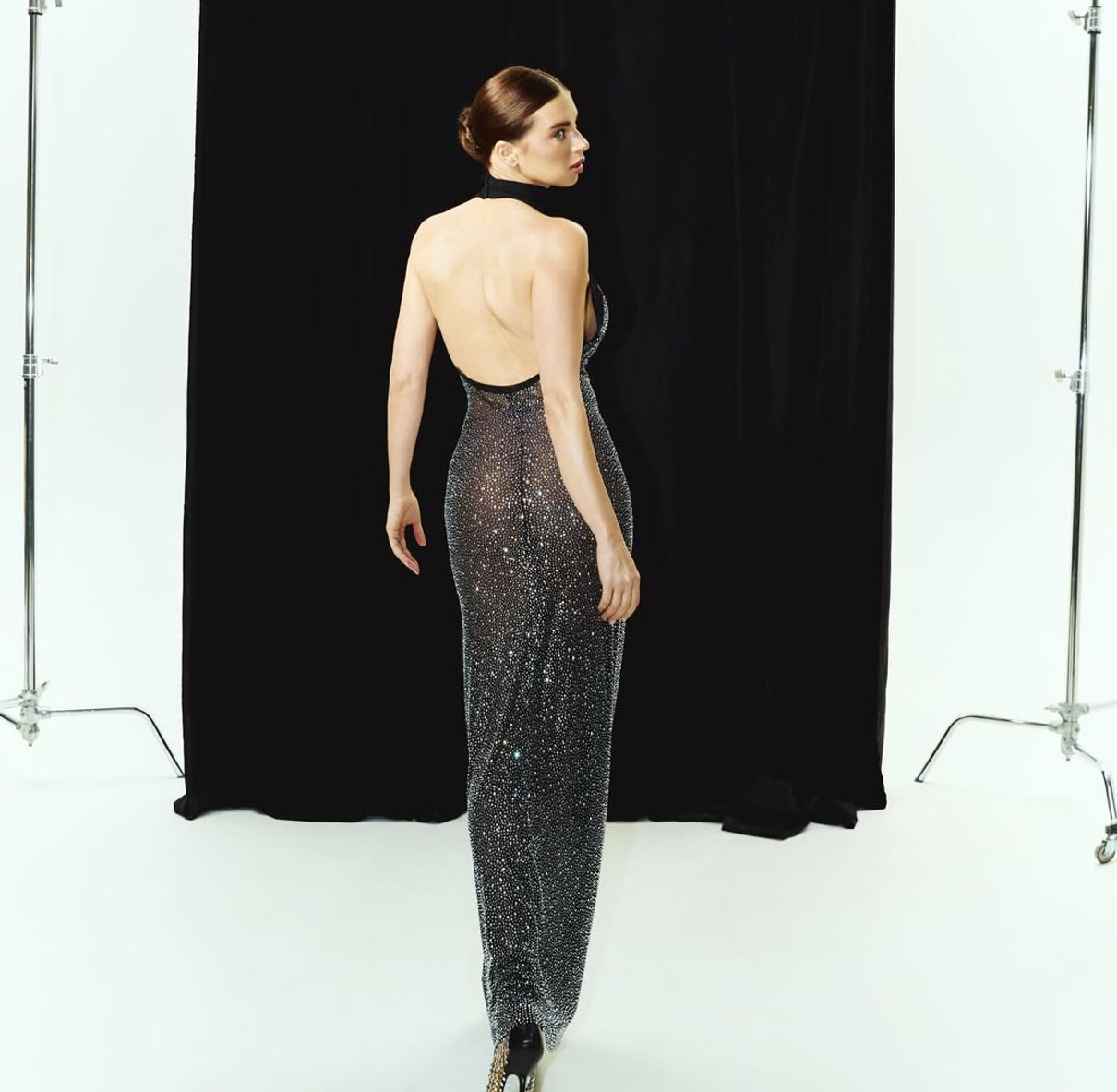 Дружина Усика у звабній сукні з блискітками похвалилася формами