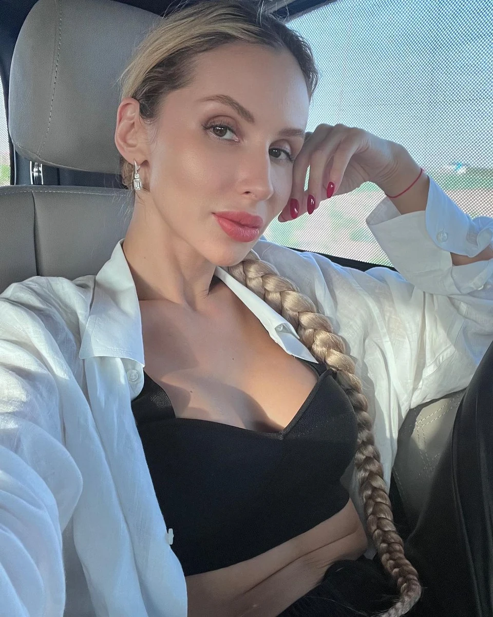 Наступний крок - закрутити цю косу навколо голови, як робила Юлія Тимошенко 