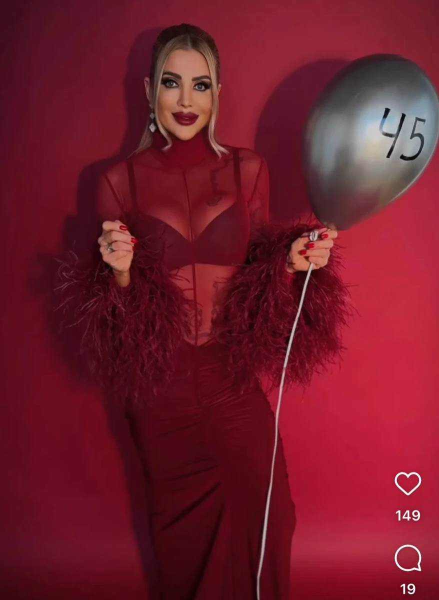 Крук у бургунді зустріла 45