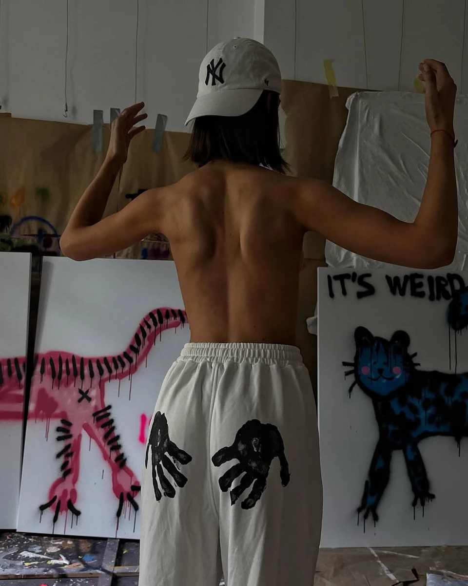 Соня Морозюк попозувала топлес