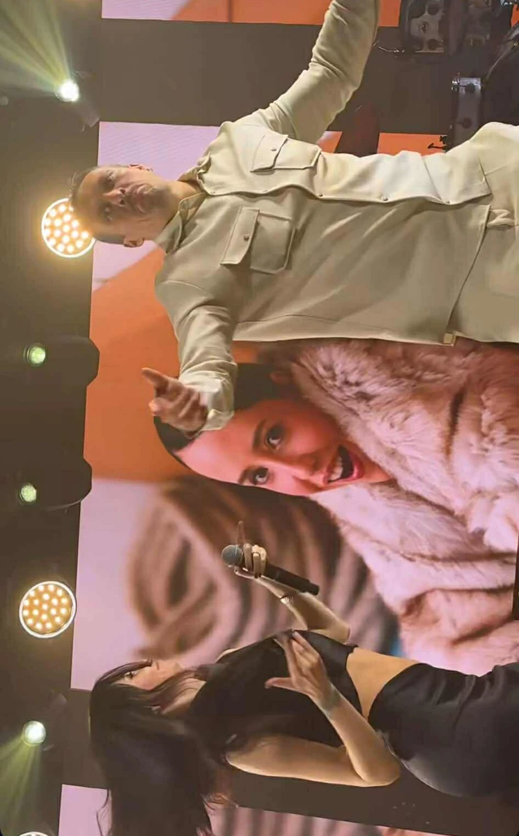 Олександр Усик потанцював на сцені з Надею Дорофєєвою