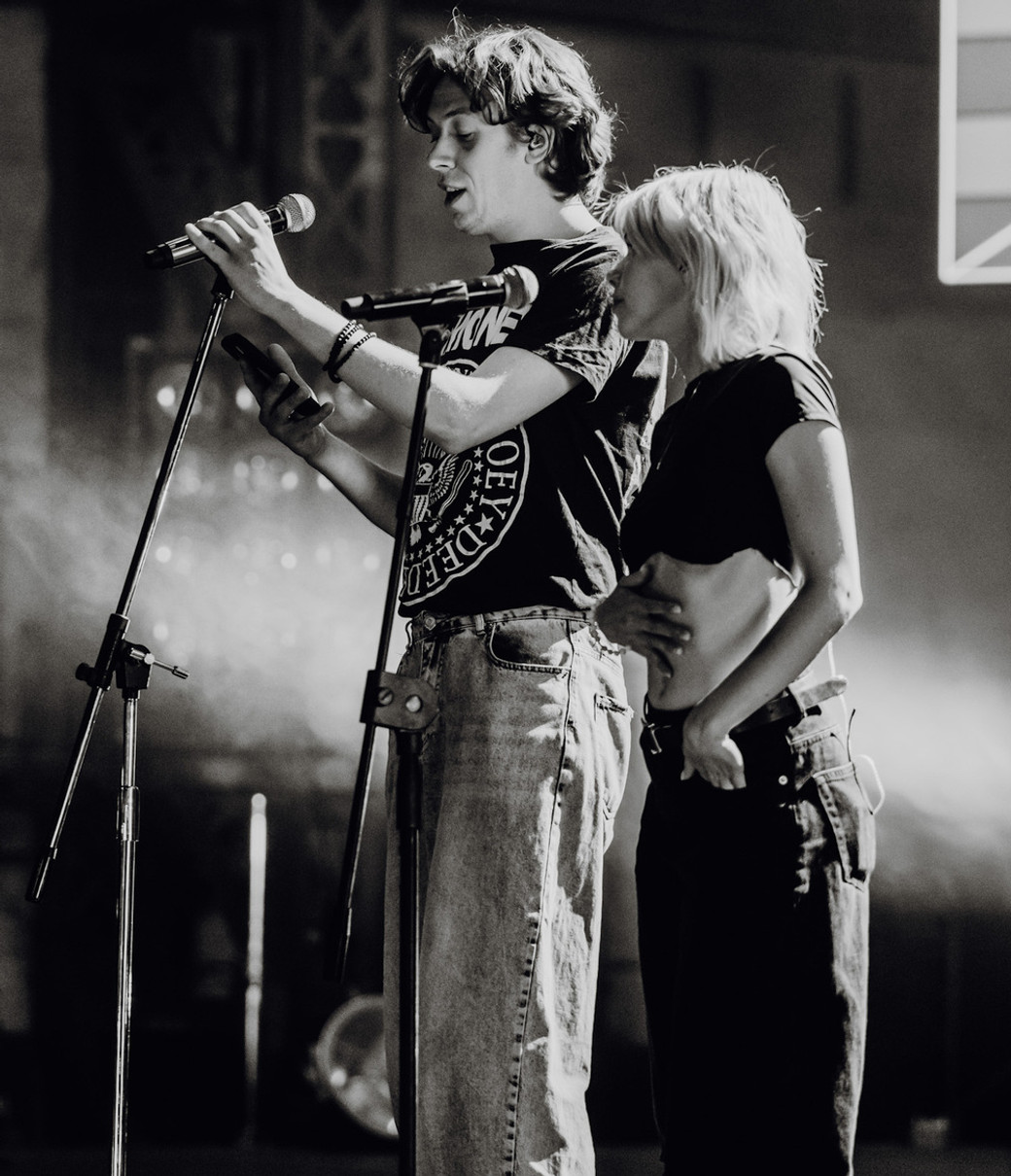 Гурт Schmalgauzen разом із Машею Кондратенко розкрили свій таємничий дует