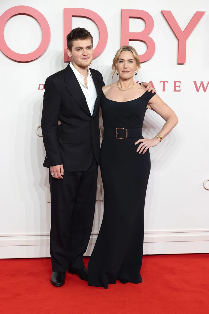 Кейт Вінслет і її син