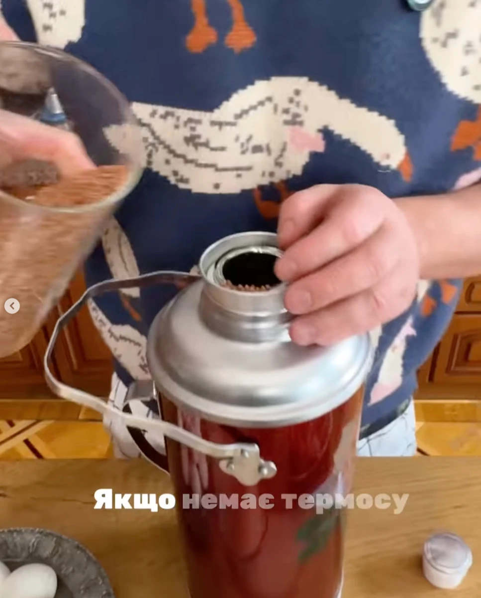 Євген Клопотенко показав, як готує гречку в термосі