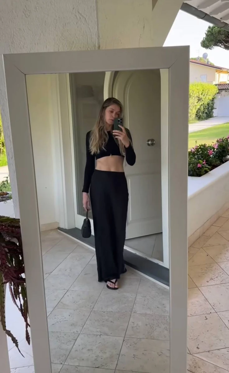 Віра Брежнєва у чорному