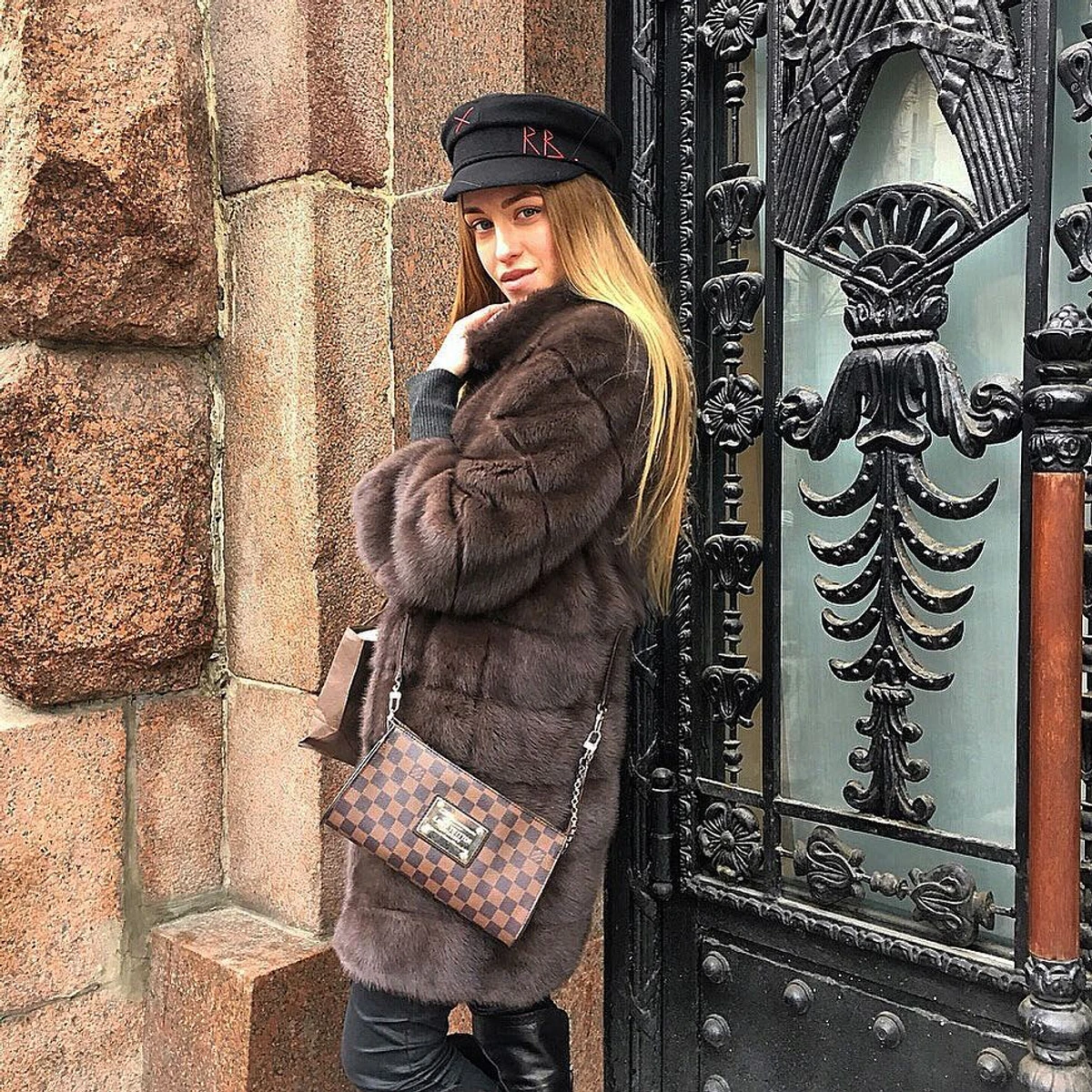 Помічниця Тищенка у дорогих брендах