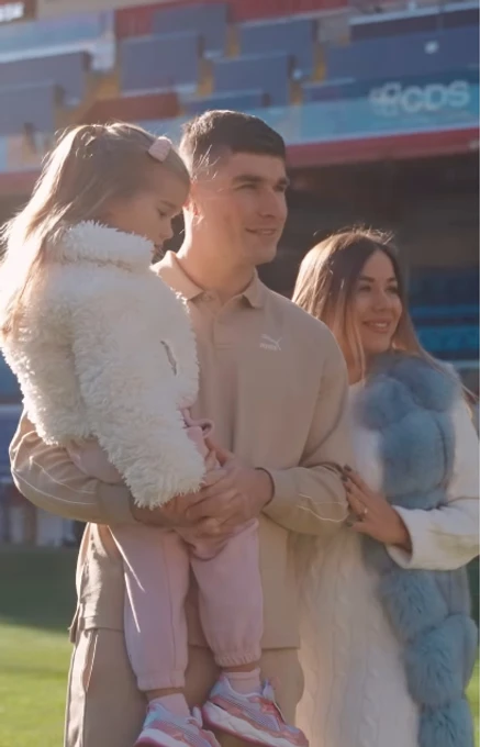 Футболіст Маліновський назвав стать другої дитини