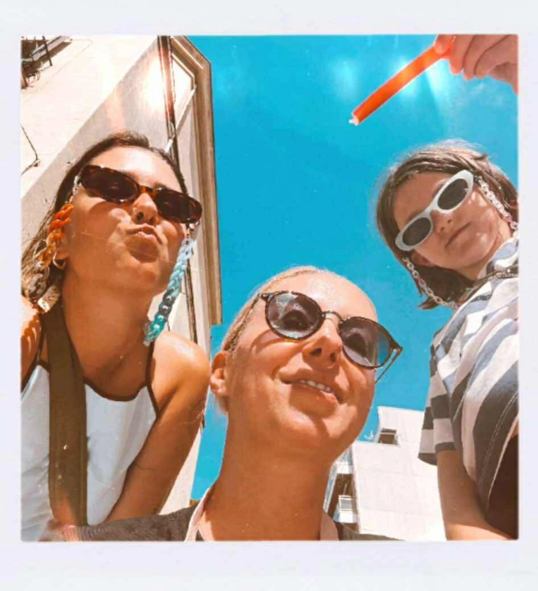 Матвієнко з дочками на відпочинку