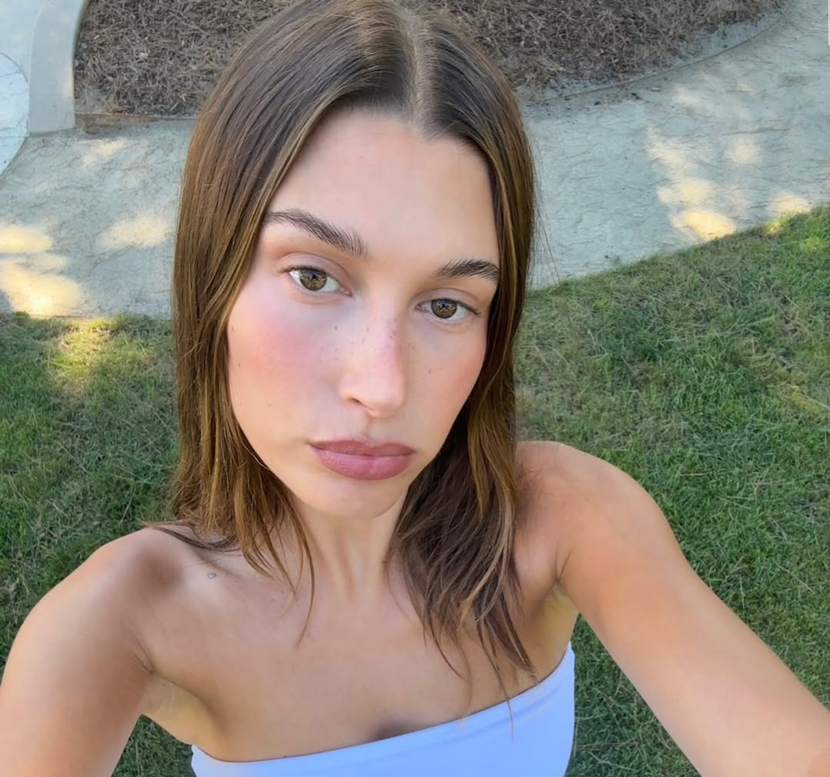 Хейлі Бібер розповила про ін'єкції, які робить для догляду за обличчям