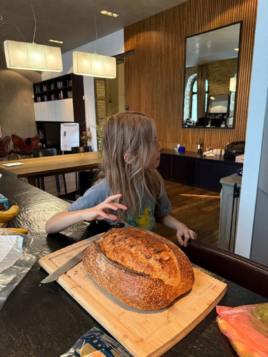 А після прикрашання ялинки взялися готувати сніданок