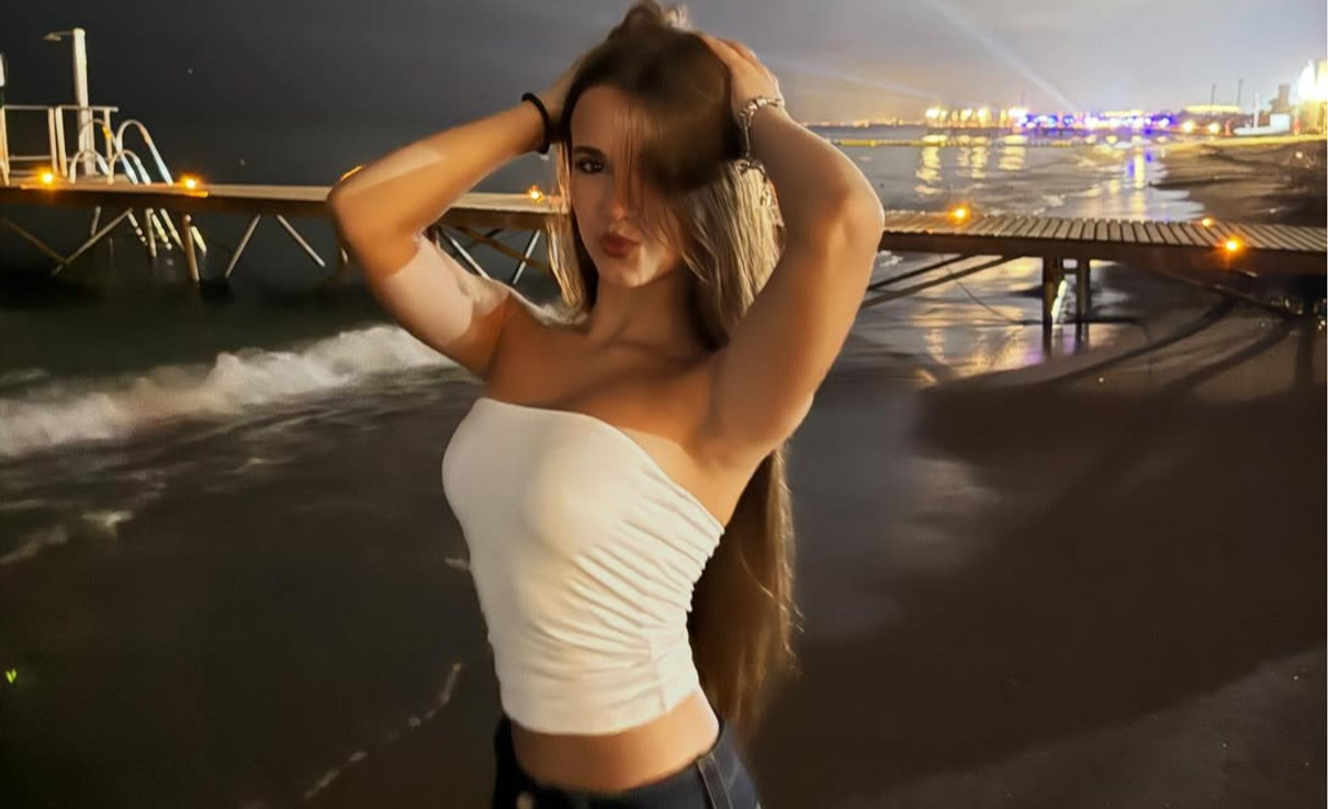 Донька Лілії Ребрик попозувала коло моря