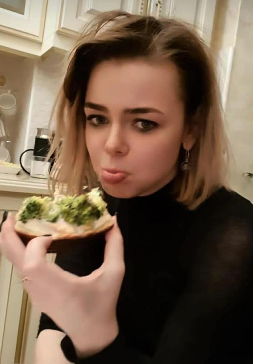 Гросу не приховує, що тримати форму їй не дається легко, і вона живе з розладом харчової поведінки 