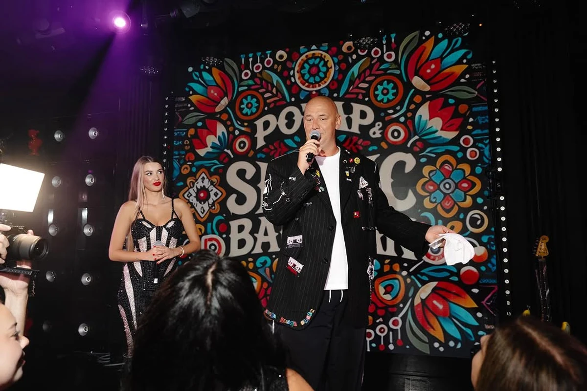 Потап показав співачку, з якою виступає