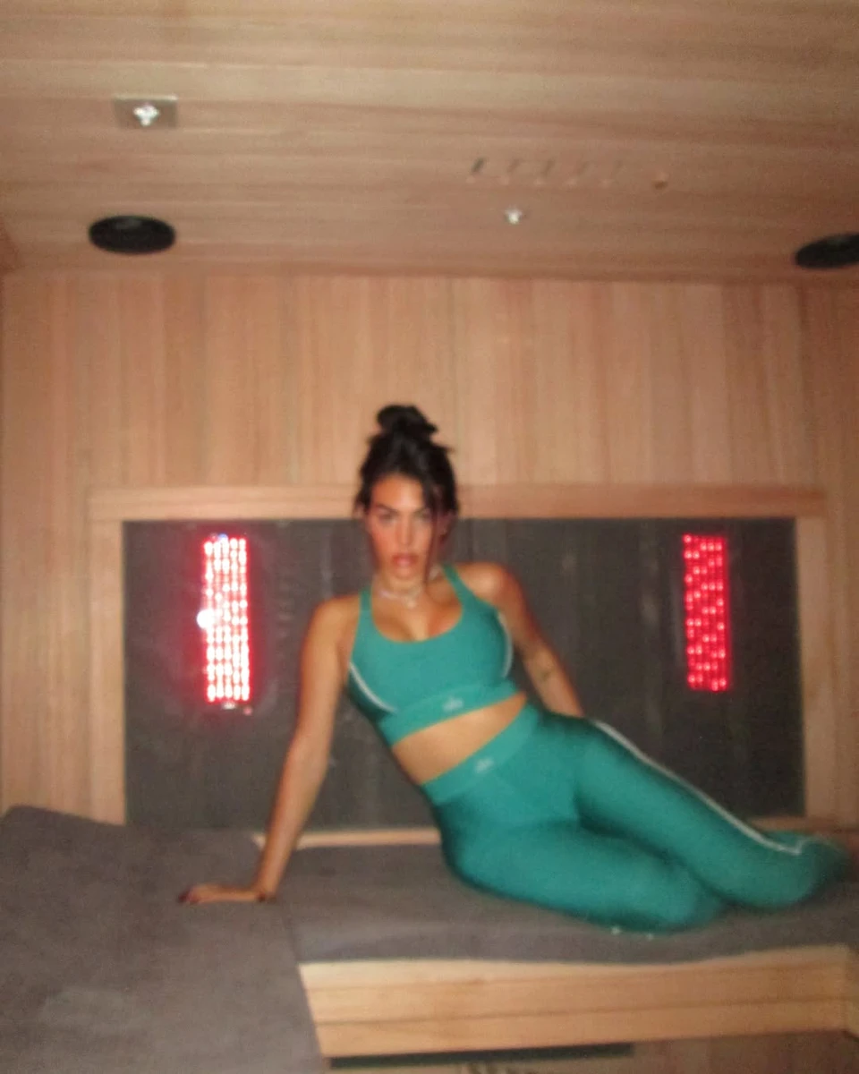 Наречена Роналду спокусливо повигиналася в лосинах