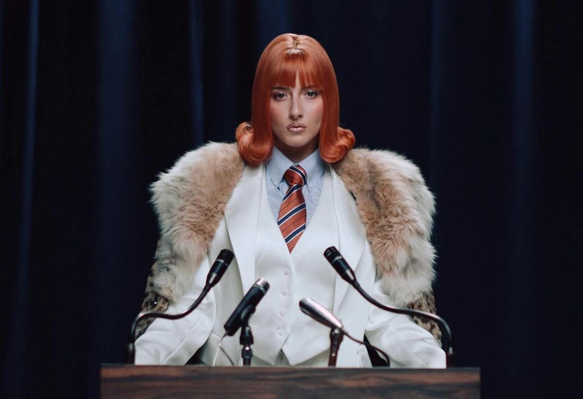 Співачка Grisana