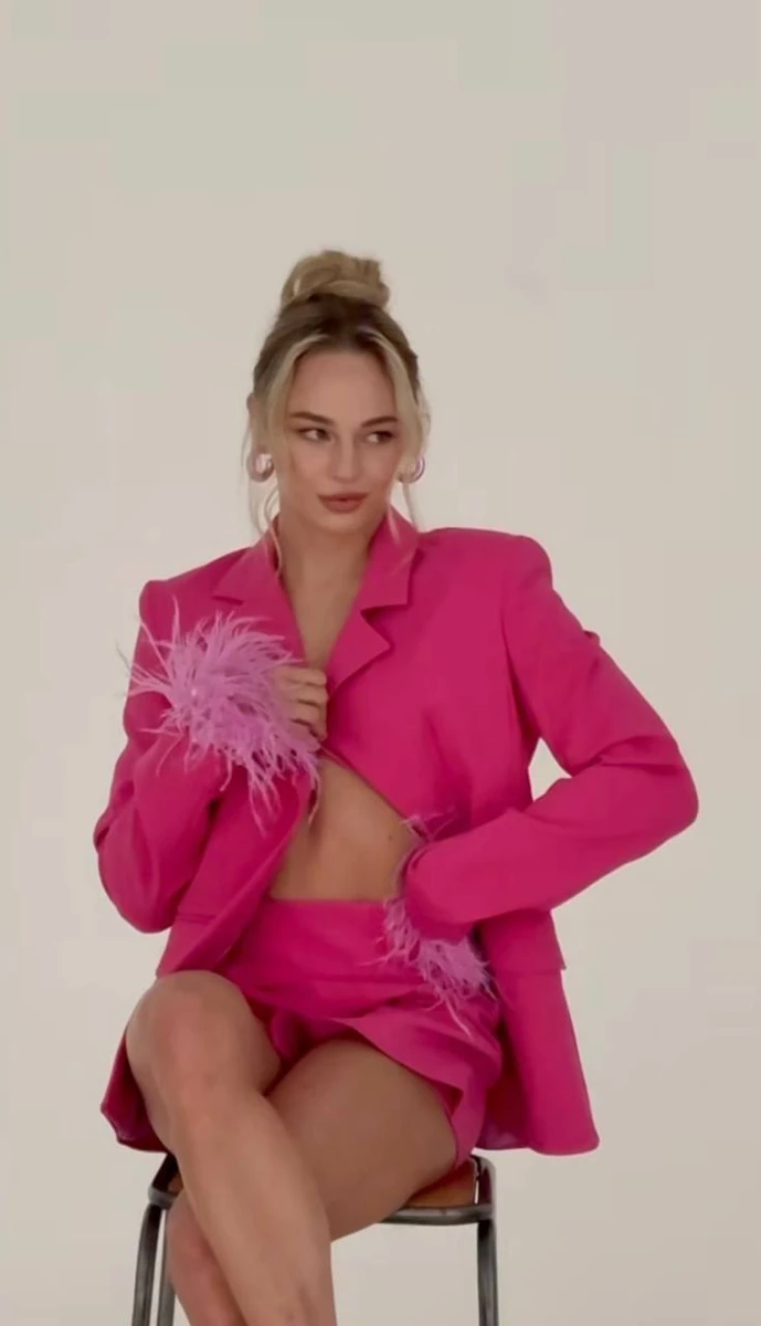 Дар'я знялася топлес