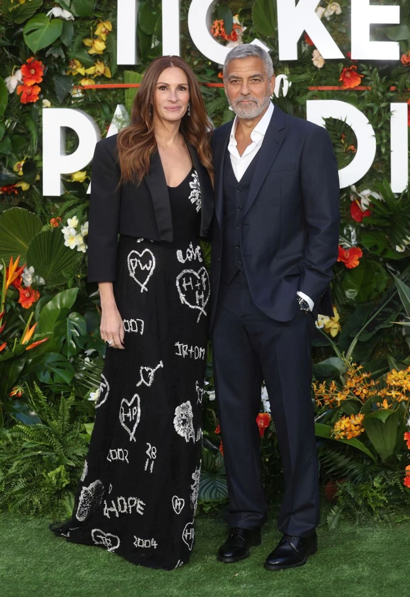 Ні-ні, між цими двома лише дружба. Робертс не зраджує свого чоловіка Дені Модера, з яким у шлюбі з 2002 року