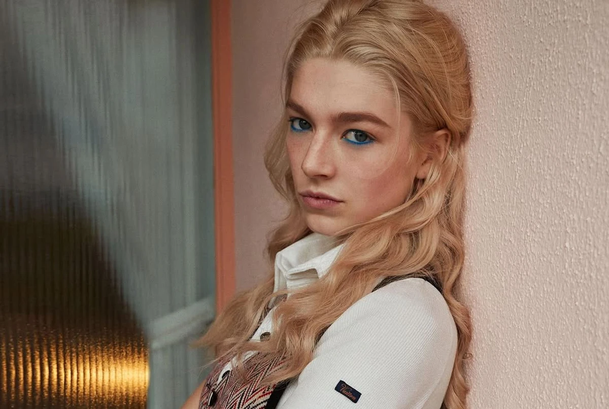 Хантер Шефер позує для фото