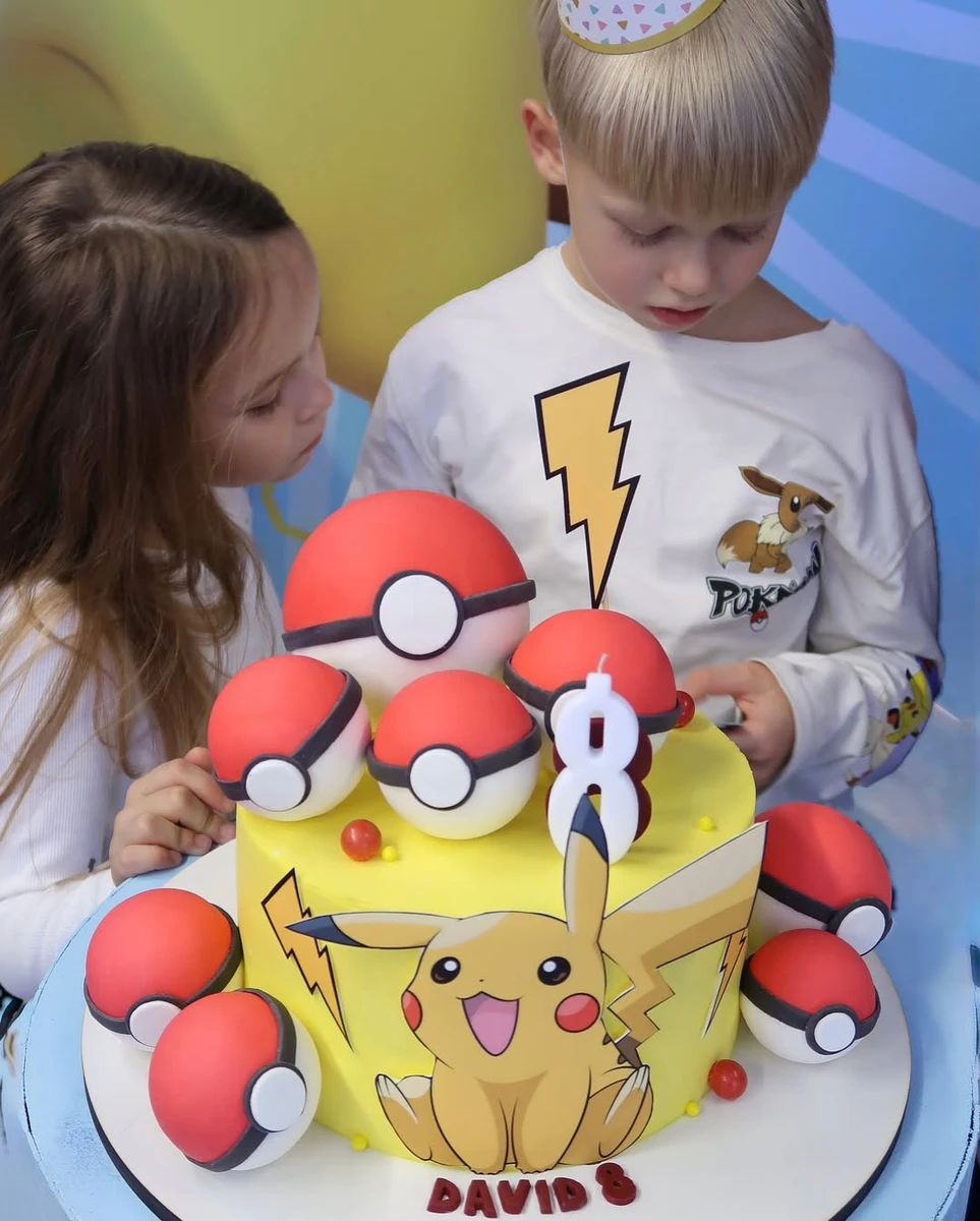 Син Тищенка та Барановської з тортом