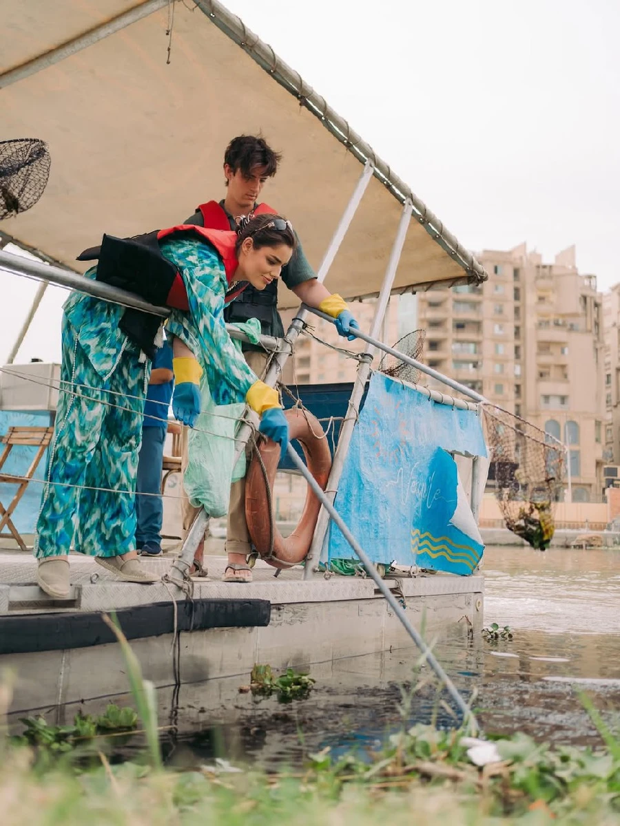 Усанова із незнайомцем