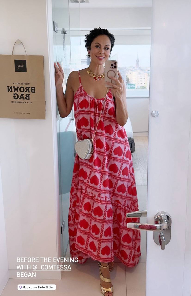 Наталя полюбляє яскраві та ефектні аутфіти