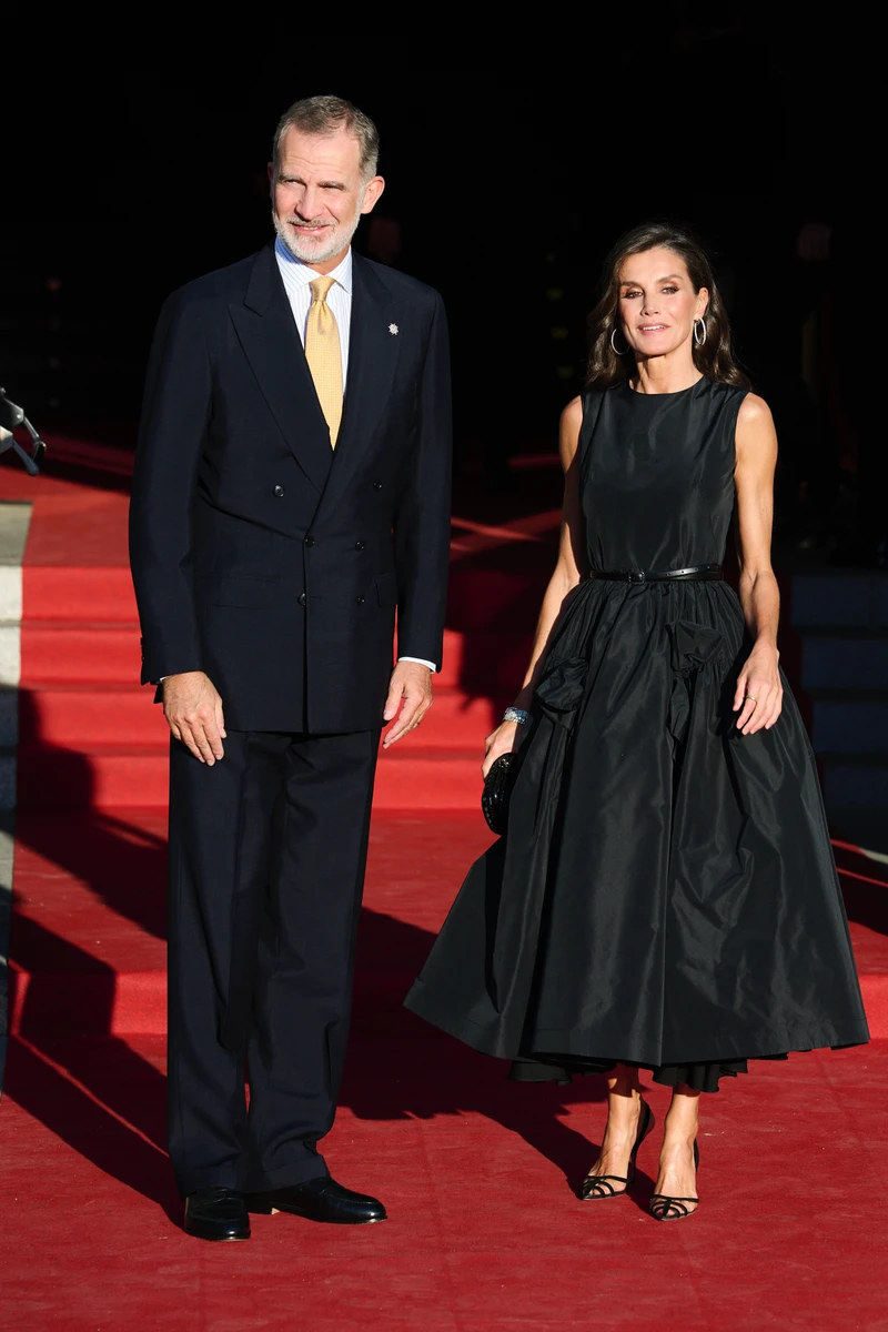 Король Феліпе, як завжди, був елегантний та усміхнений