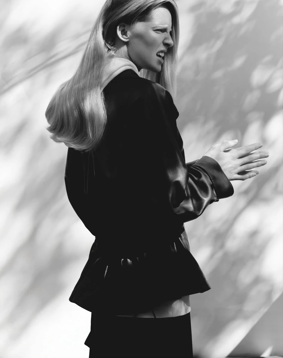 Невістка Шварценеггера у шкірі емоційно попозувала для фото в журналі