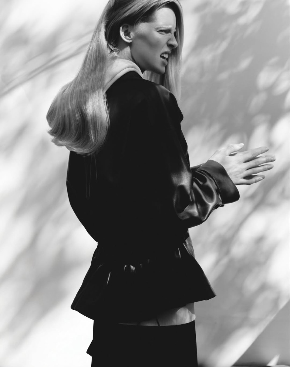 Невістка Шварценеггера у шкірі емоційно попозувала для фото в журналі