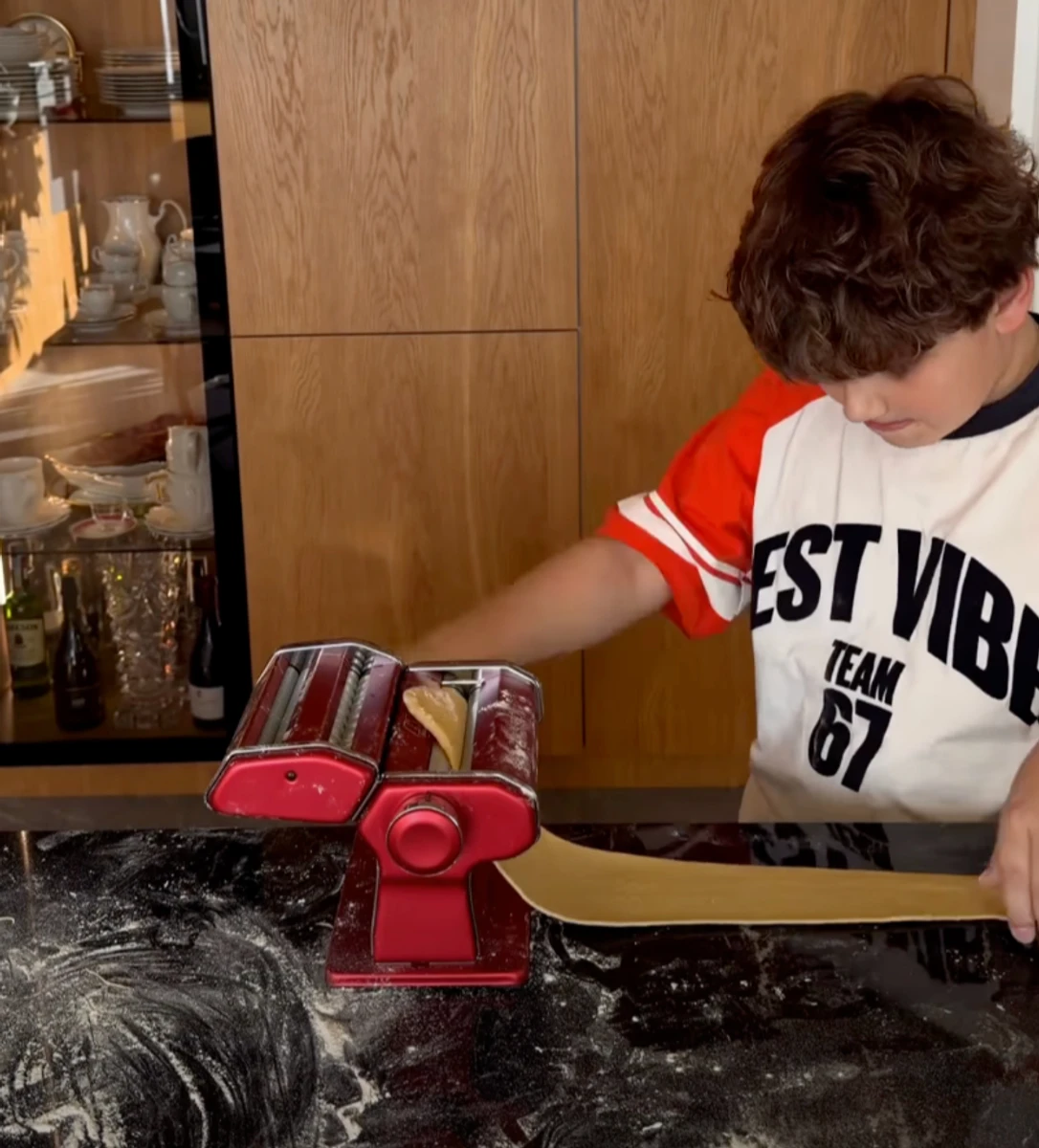 Саша Бо похвалилася кулінарними навичками сина