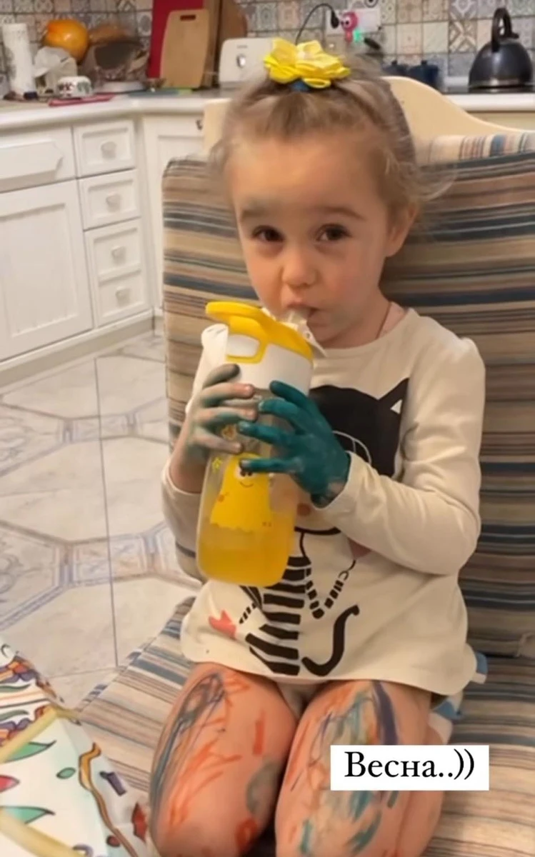 Схоже, у Маші прокинувся художній талант