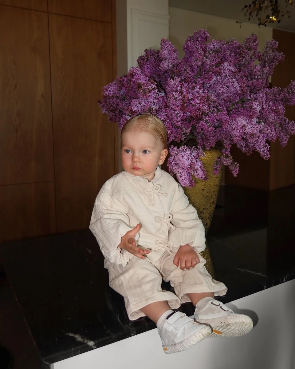 Саша Бо похизувалася стильним луком своєї дочки