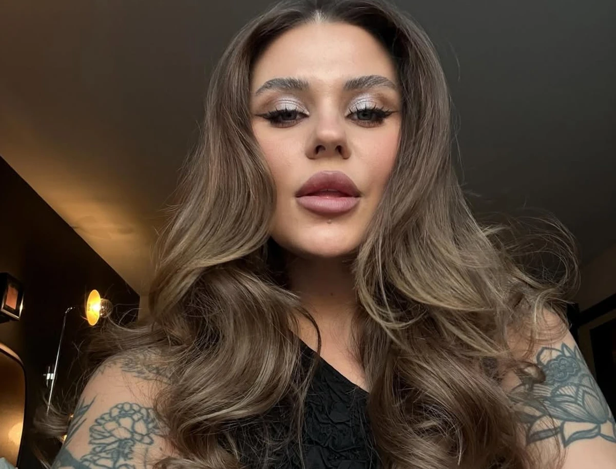 Олександра Заріцька робить селфі