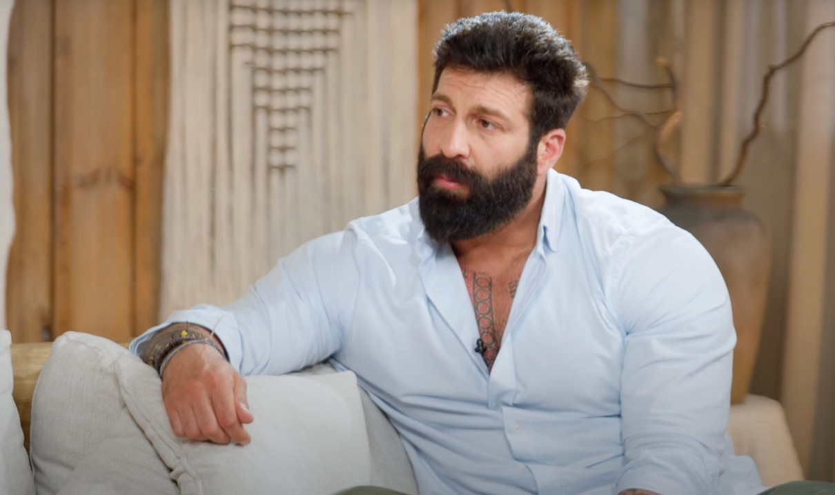 Військовий поділився думкою про те, що гроші у стосунках не мають бути фінальною точною, адже вони є лише інструментом. А головними завжди будуть спільні цілі закоханих