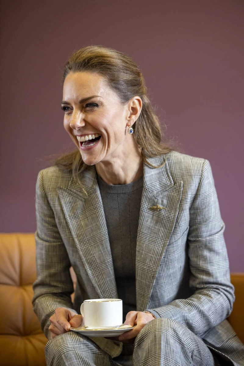 І чаєм пригостили