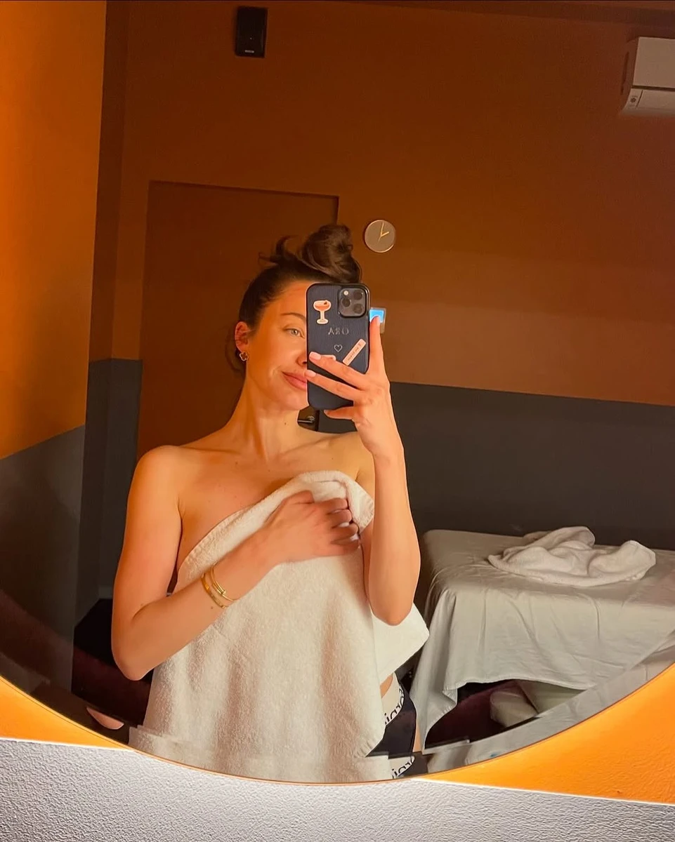 Христина Горняк зробила селфі у дзеркало