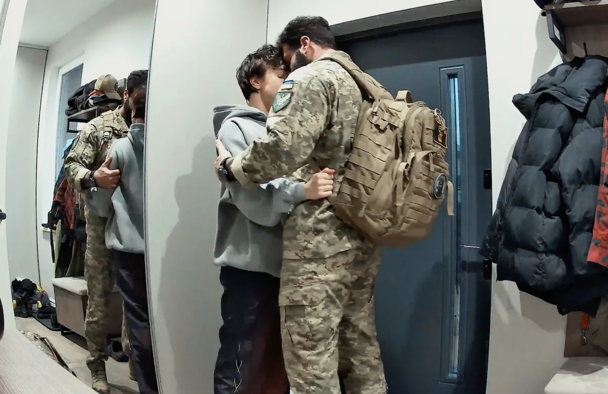 Lida Lee показала, як проводжала Даніеля Салема на фронт