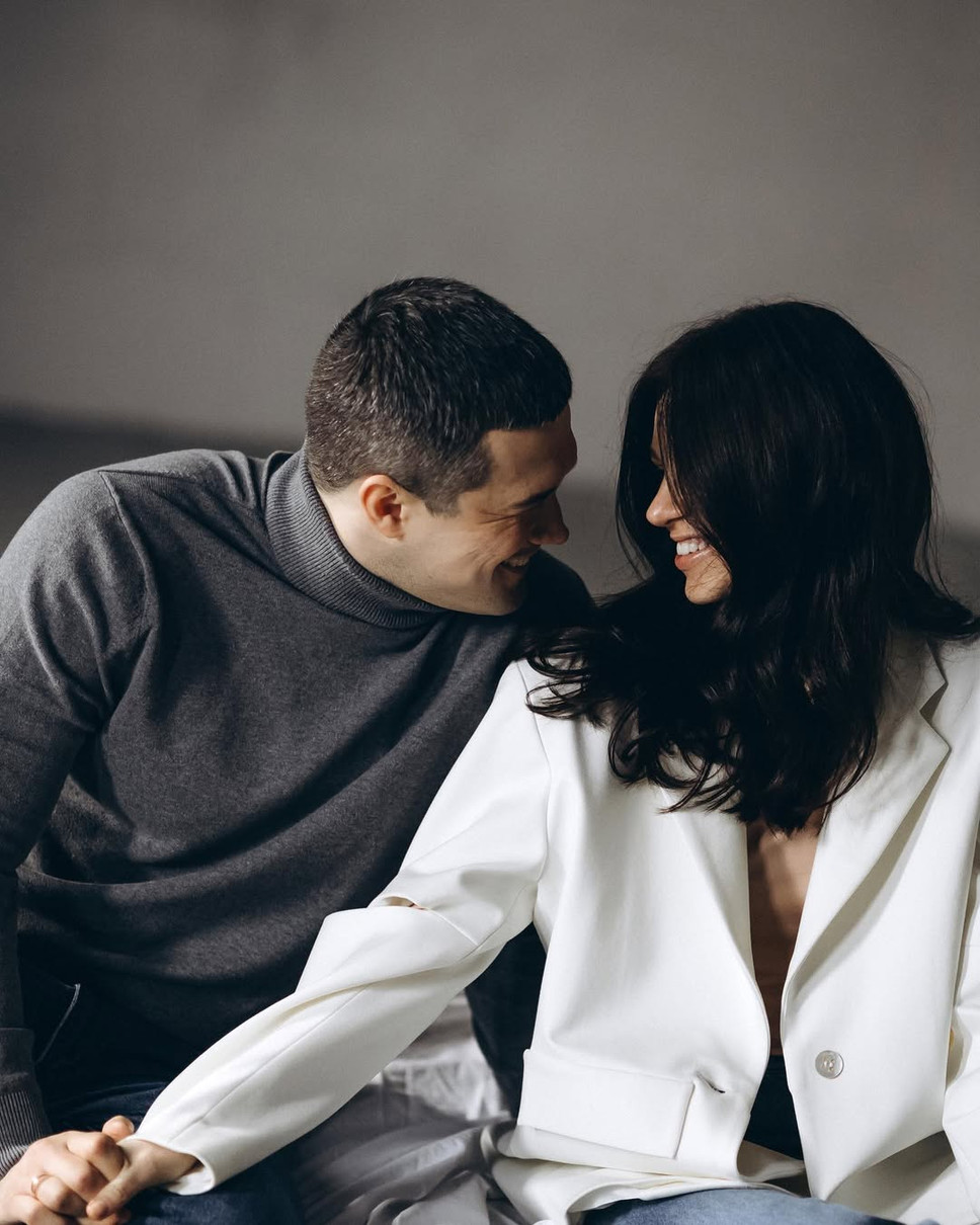 Михайло Федоров з дружиною Анастасією для фото