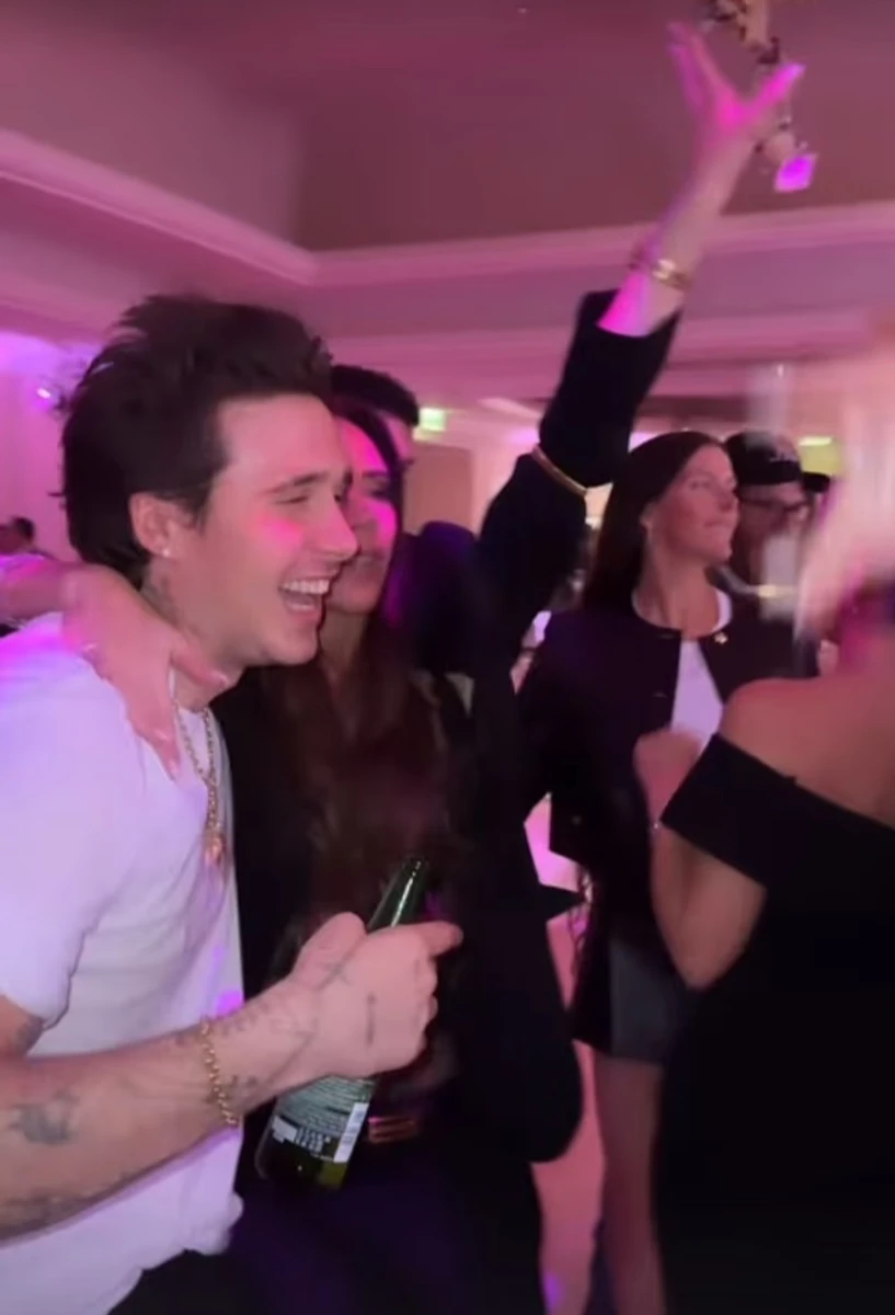 Інсайдери розповіли, як поводилася Вікторія Бекхем на весіллі сина