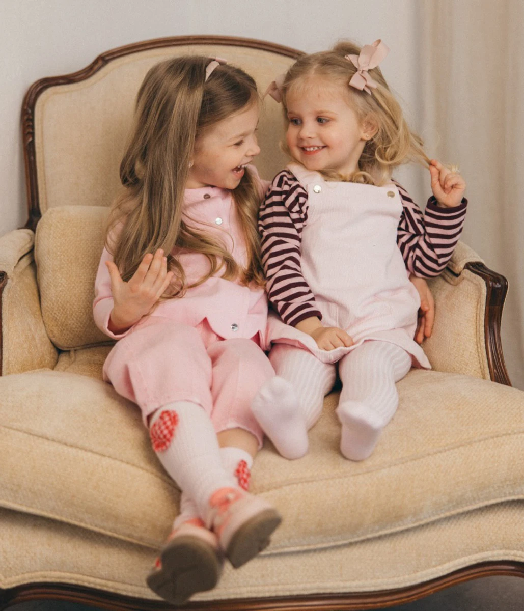 Дружина Зінченка показала милу фотосесію дочок у рожевому