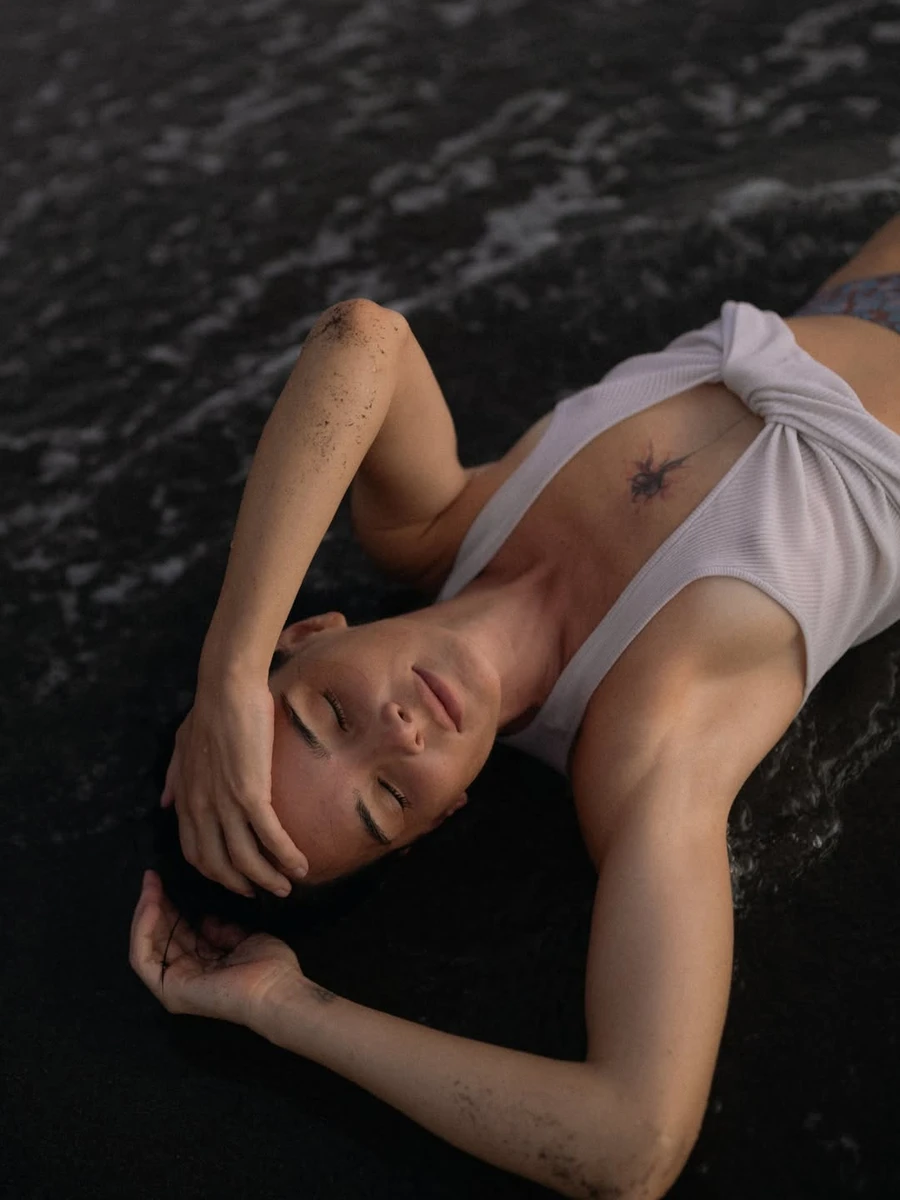 Раніше блогерка вже відповідала на критику її оголених фото в мережі 