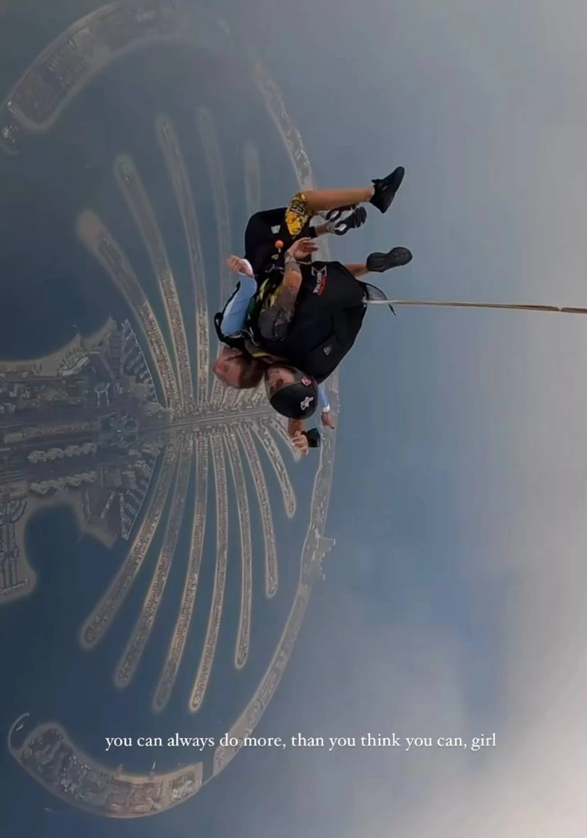 Алла стрибнула з парашутом