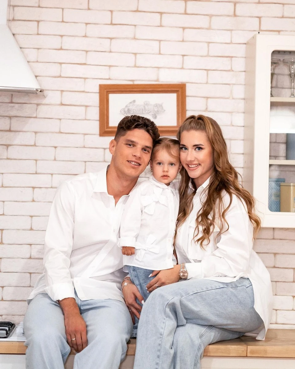 Георгій Судаков разом із родиною